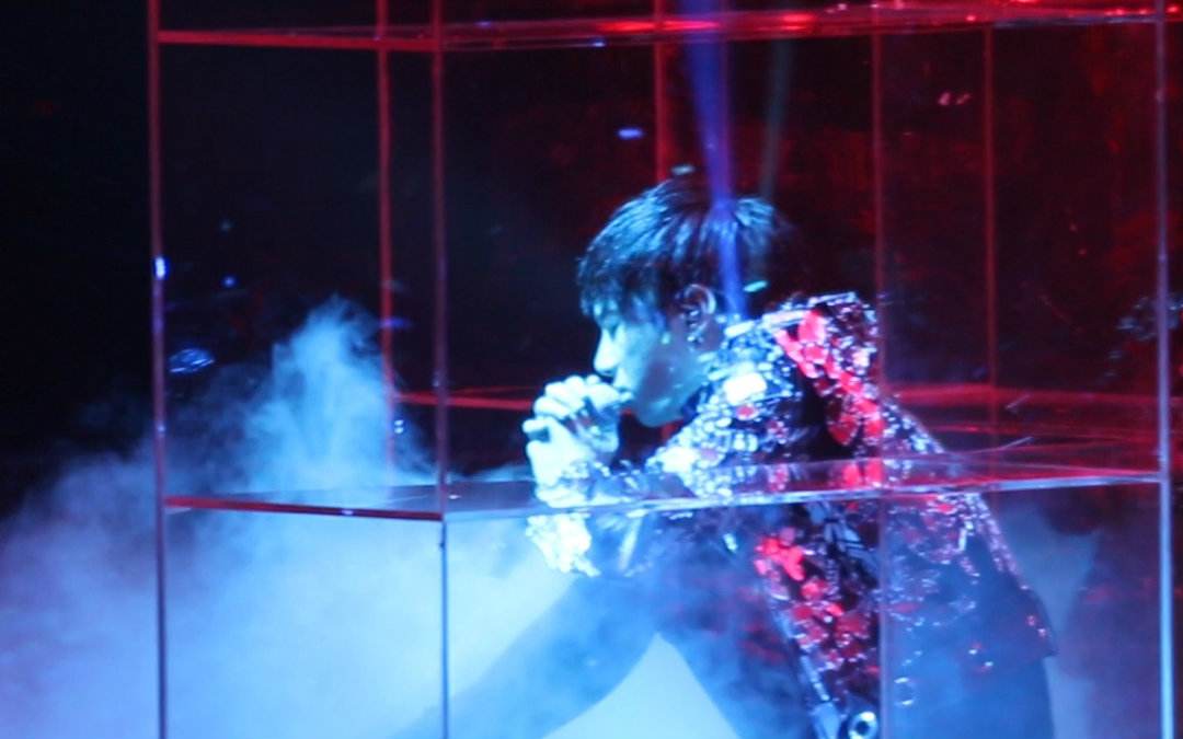 被捧上神坛的华晨宇，我真的不敢喜欢