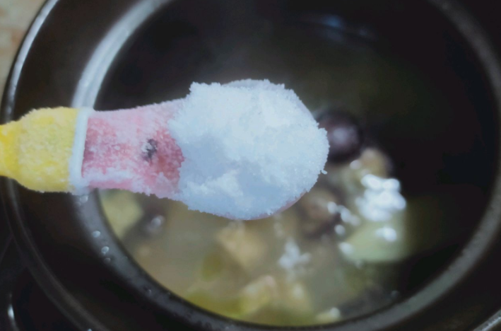 鸡肉和它一起炖，色香味俱全，吃一口就停不下来