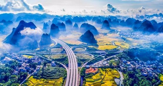 中国最美高速公路，被誉为“中国仙境第一路”，司机：舍不得加速