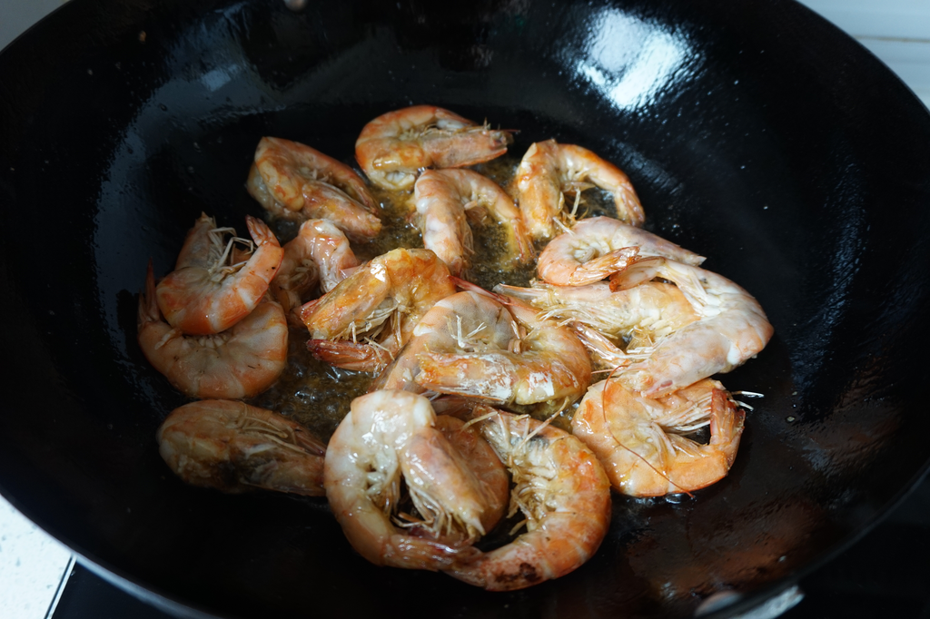 想吃椒盐虾，自己在家也能做，咬一口嘎嘣脆，经济又实惠