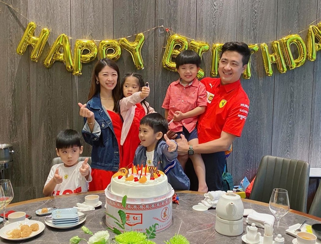 林志颖带娃参加侄子生日派对，双子星调皮可爱，林妈妈和蔼出镜