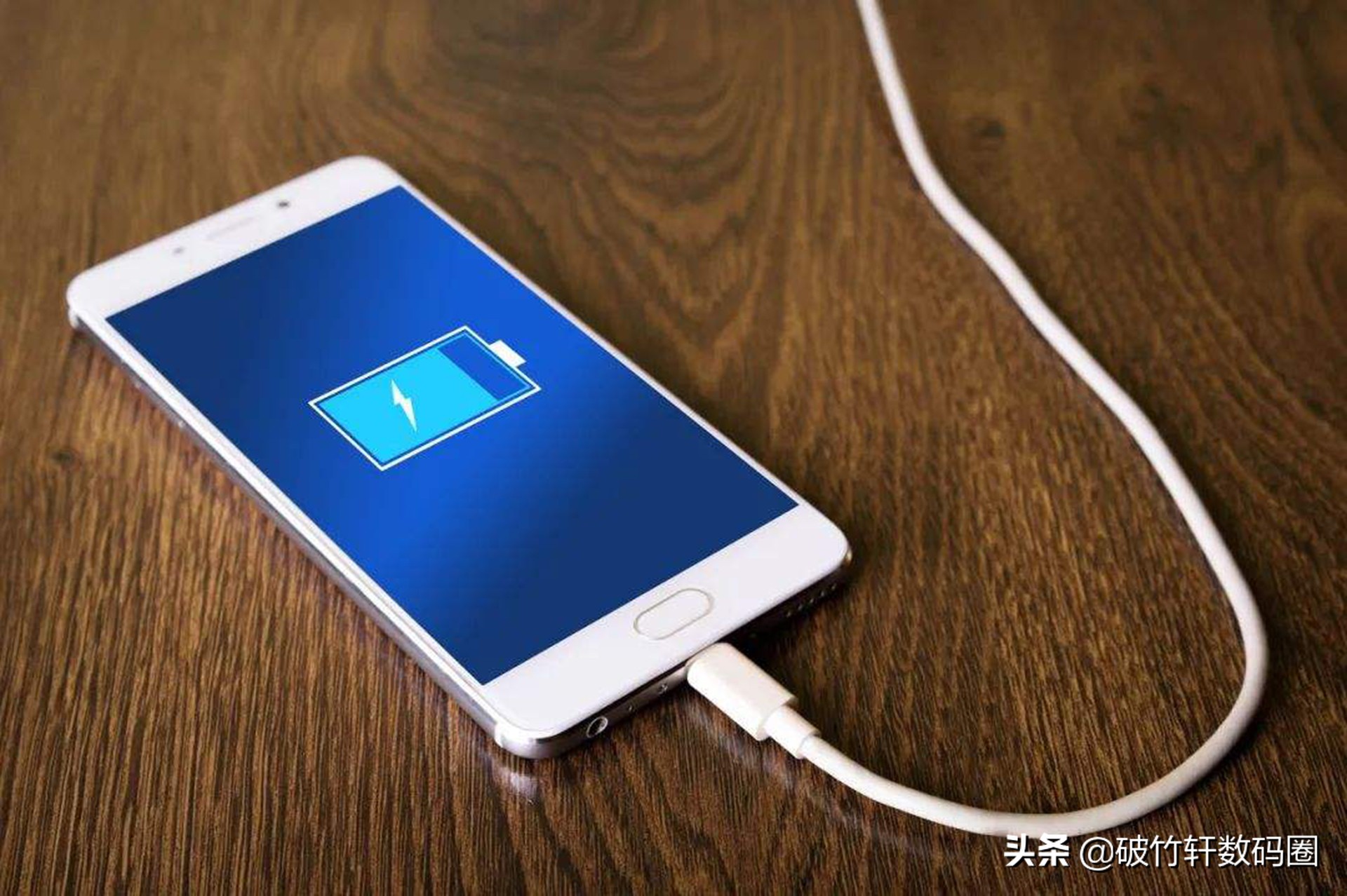 用手机常出现的4个不良习惯，手机不如他人耐用