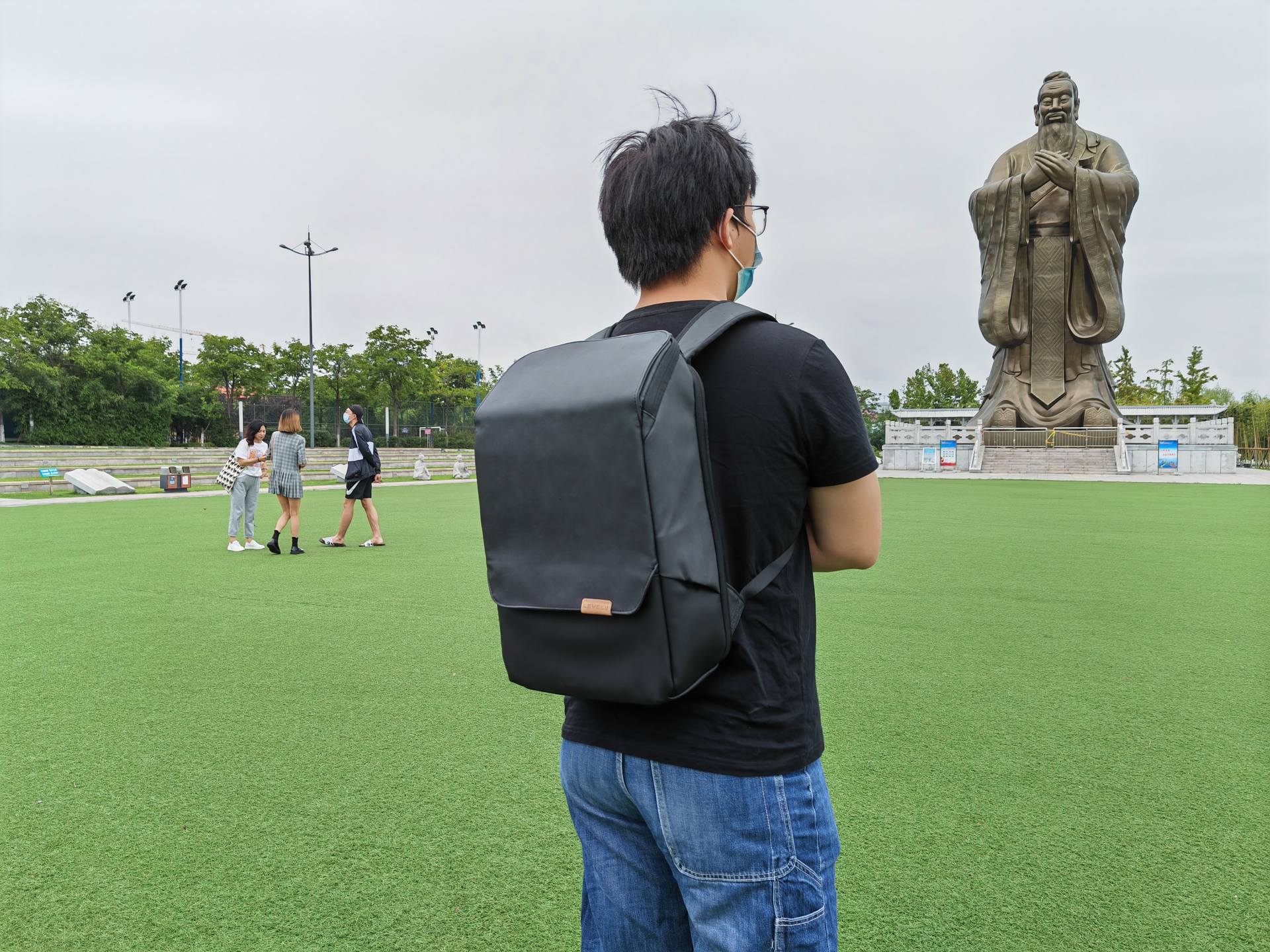 轻奢级通勤双肩包——地平线8号零感背包体验分享
