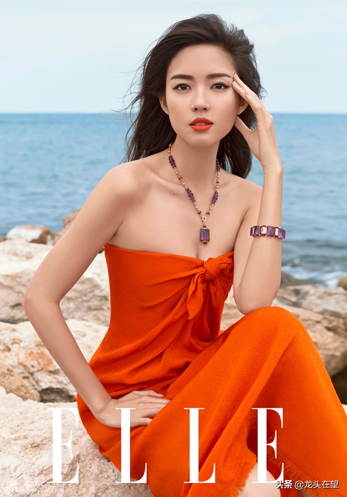 从张梓琳《ELLE》杂志封面看时尚潮流