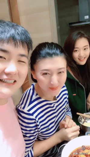 儿子林傲霏娶美女为妻，二胎女儿茁壮成长，闫