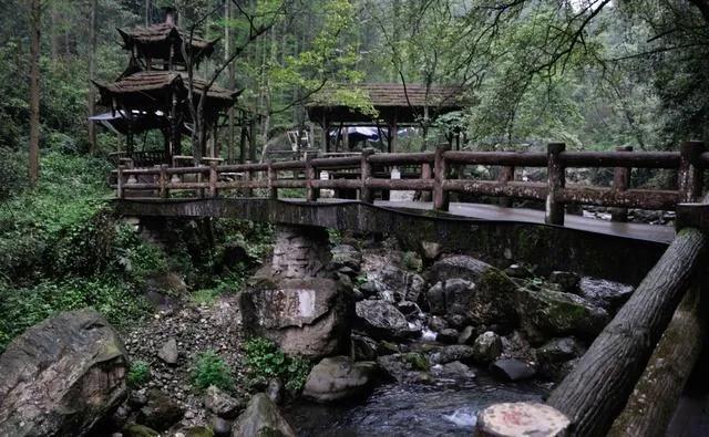 巴蜀“青城天下幽”易学问道青城山