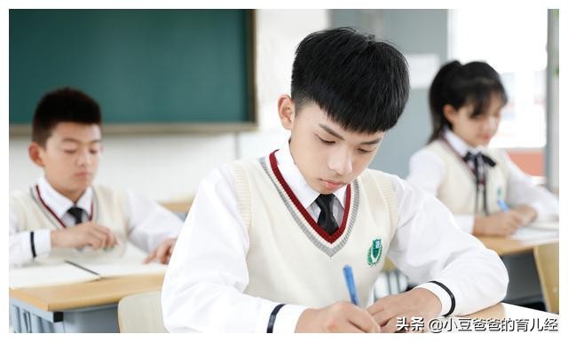 自主入睡的孩子，和被父母哄睡的孩子有啥不同？差距不仅在智商上