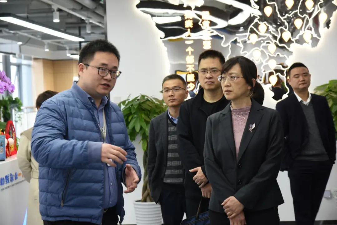 厦门市人社局党组成员、副局长蒋娇容一行莅临园区