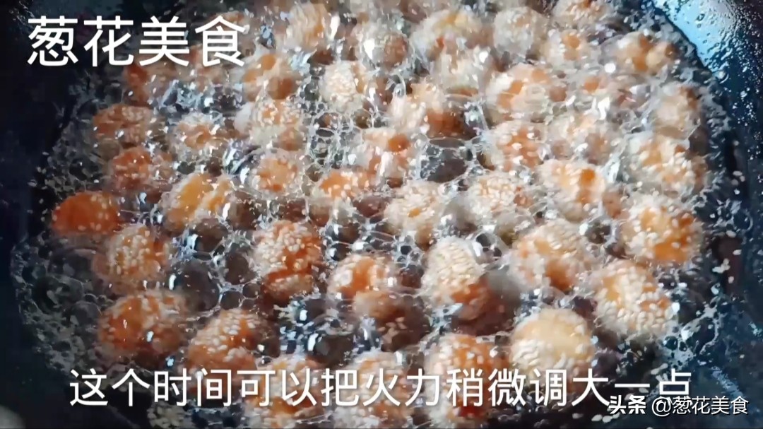 過年必備小零食開口笑做法，個個香酥開口有訣竅，孩子直呼太好吃