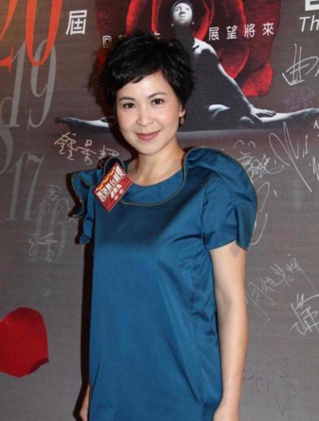 52岁TVB花旦苏玉华与男友申请结婚，两人相恋24年