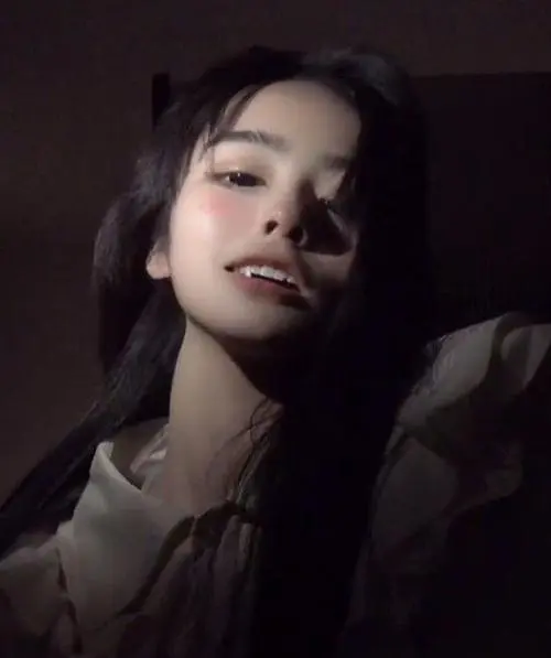 “我嫩die”什么梗？网红安妮的爆红之路