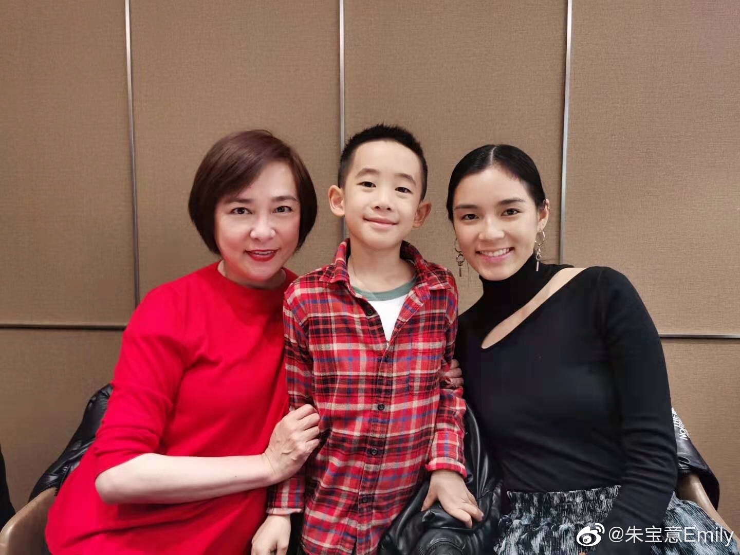 Zhu Baoyi and Zhang Aijia had a dinner together and drank three yuan of ...