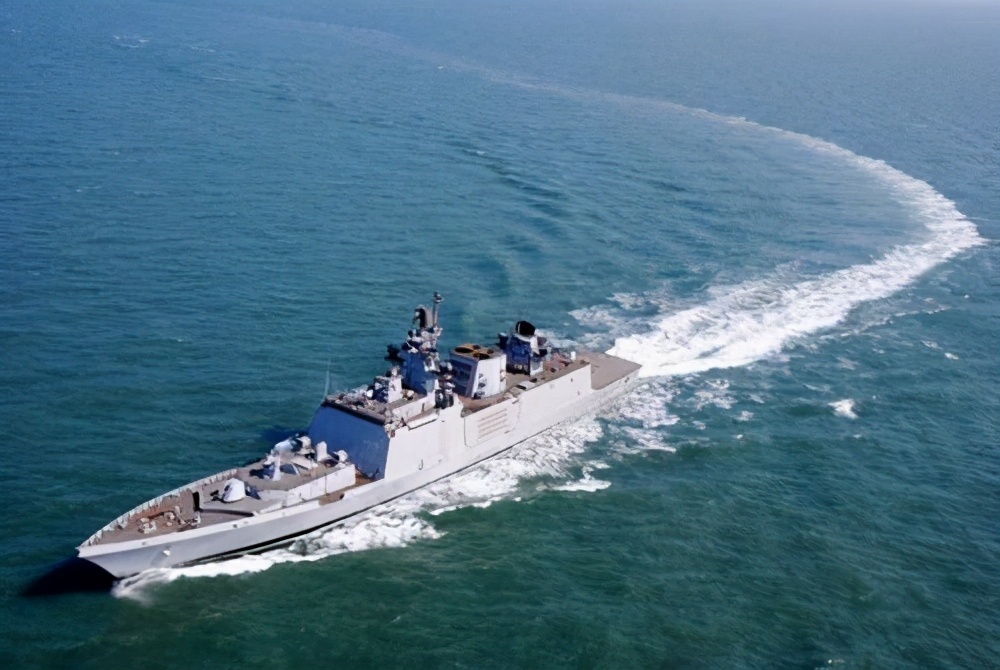 055大驅率編隊現身日本海，專家表示，沒什麽大驚小怪的