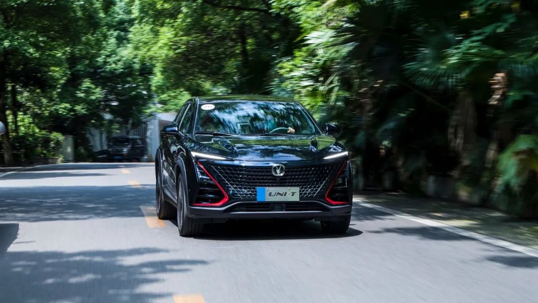 预售价11.59万起！长安UNI-T除了设计运动，开起来