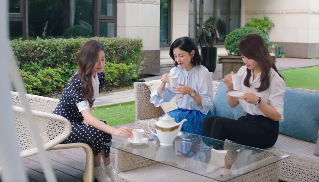 陪你一起长大：4个不同阶层家庭的晚餐，一顿饭看出贫富的差距