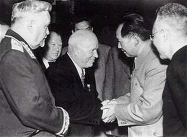 ΰ�˵��۹⣺ë��ϯ��1962��Ű͵���Σ��