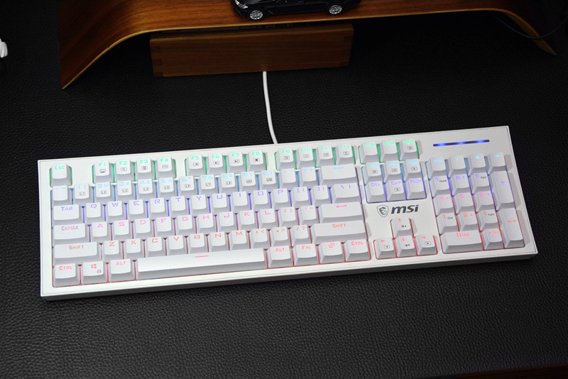 高特青轴、RGB侧灯、109元，微星这款让那些机械手感键盘瑟瑟发抖
