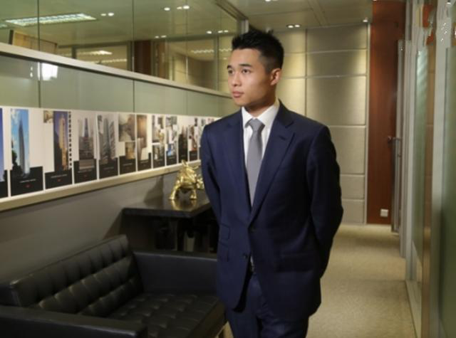 赌王的“多情”，终于后继有人了，甚至比起赌王还有过之而无不及