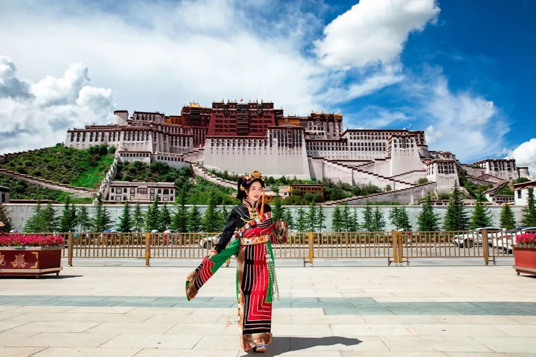 八次西藏旅行，整理了拉薩布達拉宮的八個最佳拍攝機位，記得收藏