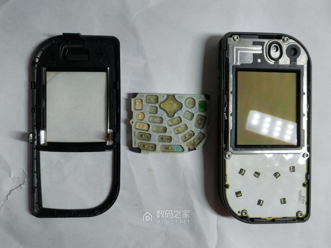 十五年前的直板机皇诺基亚NOKIA 7610拆解，时代艳惊四座的设计！