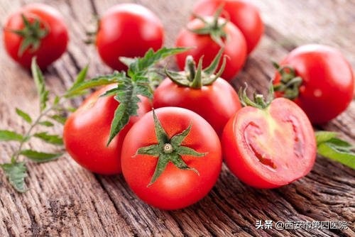 #健康科普汇#【吃番茄要细嚼慢咽】