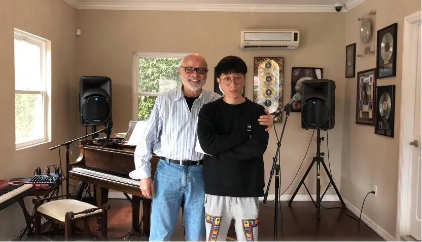 UP主入淘:明星同款900元一小时,“接头暗号”32元一个