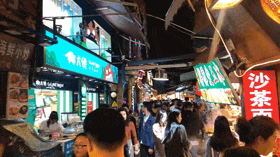 “地摊经济”火了！上百个城市刷爆朋友圈，向往的烟火气回来了