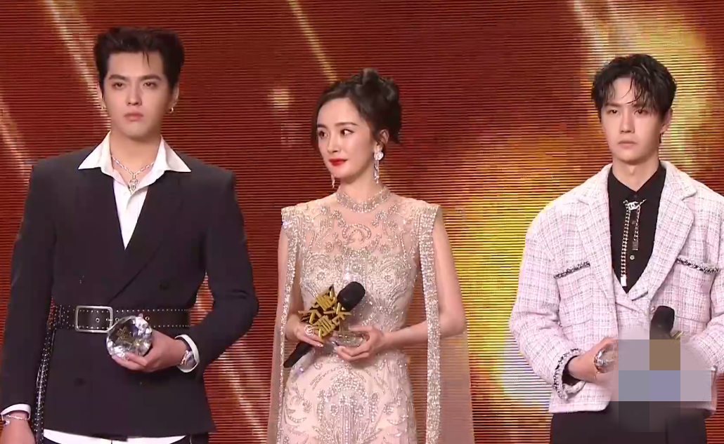 有人暗暗发糖，有人尴尬互动，星光大赏内场真