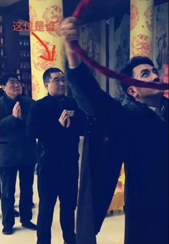 知名导演直言“谢大脚”车祸另有蹊跷，3个细节让人生疑