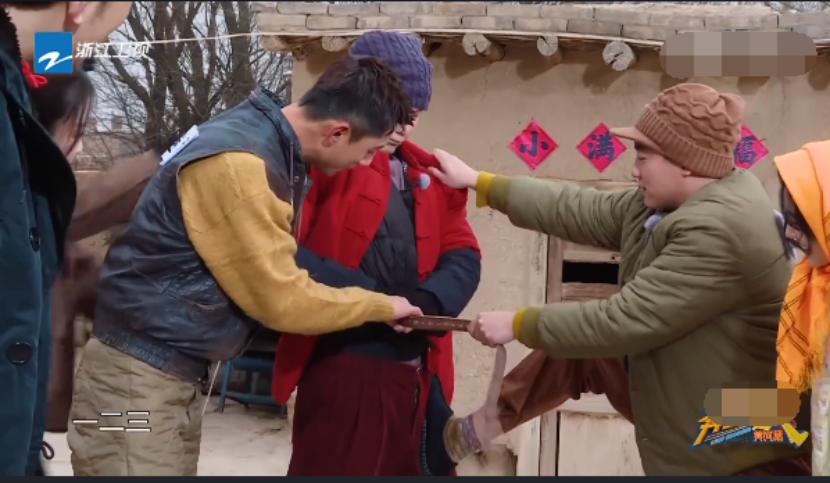 《奔跑吧》流量明星是摆设，4个人只会站着傻笑