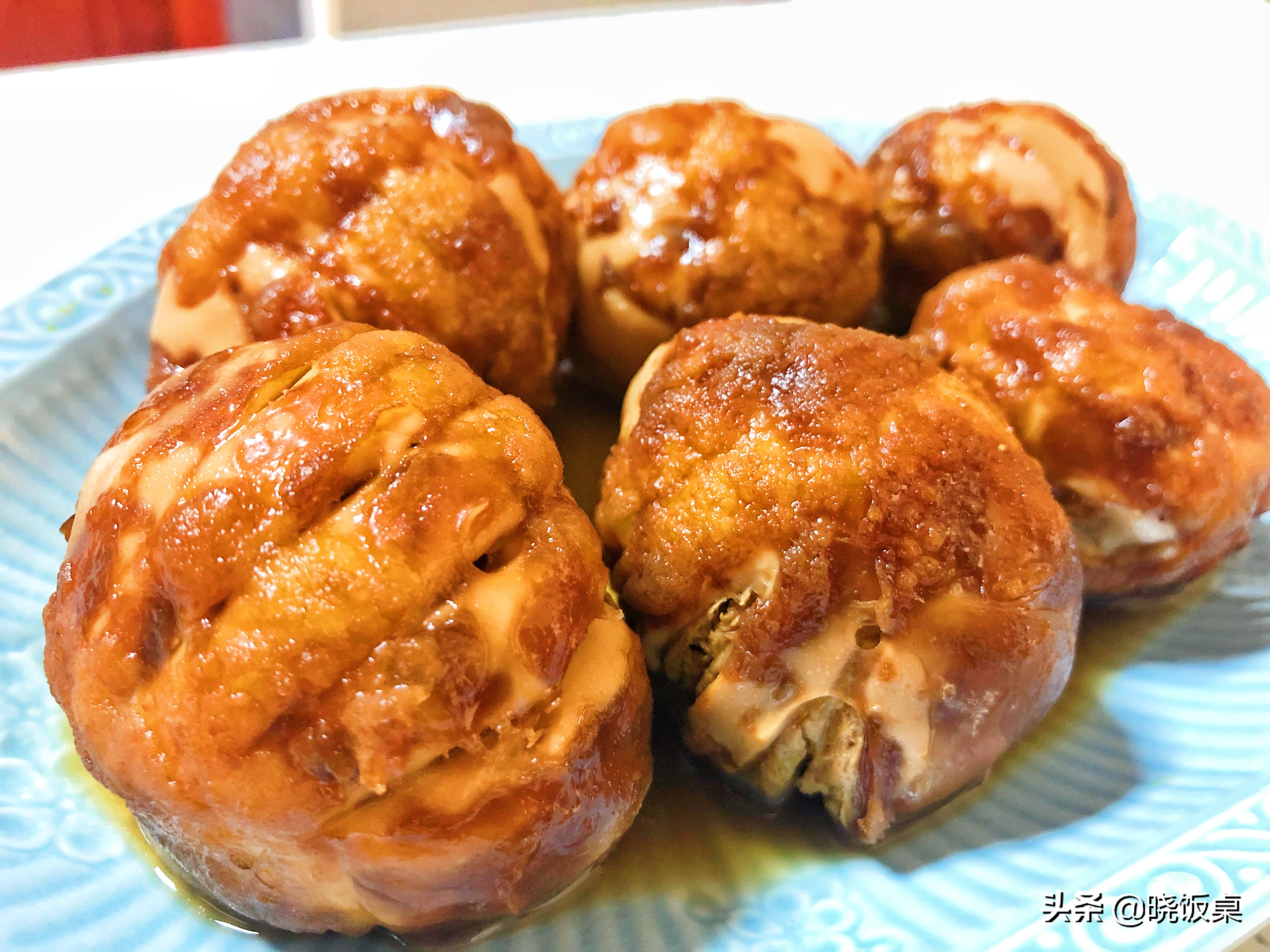 Homemade tiger-skinned eggs with delicious flavor, egg whites are springy, egg yolks are delicious, and a bite is full of juice