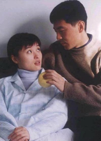 陳建斌對蔣勤勤的愛，始終藏著對另一個人的愧疚，49歲她還未結(jié)婚