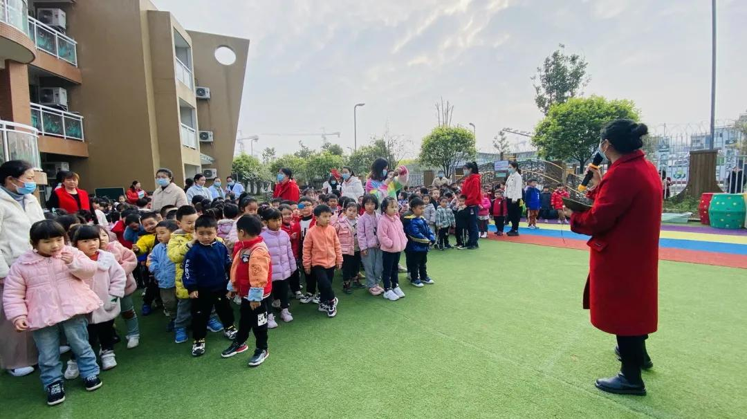 四川天府新区华阳幼儿园南区防踩踏演练纪实