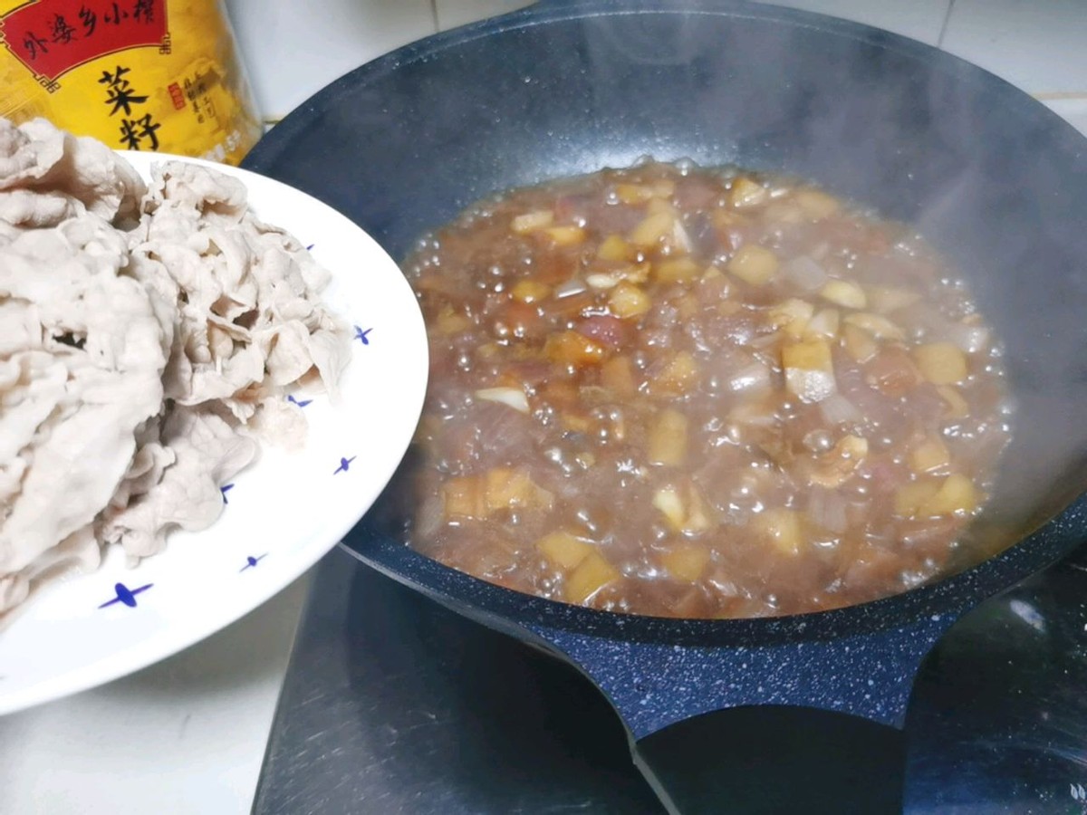 好吃上瘾的土豆肥牛卷，简单快手，鲜香下饭，家人都爱吃