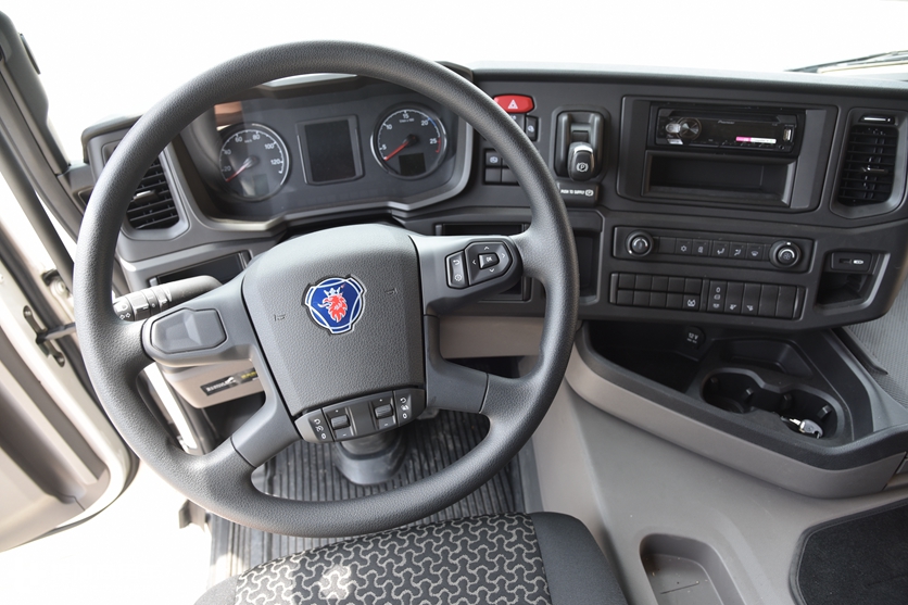 斯堪尼亚的国六入门车型,特别适合快递运输,据说