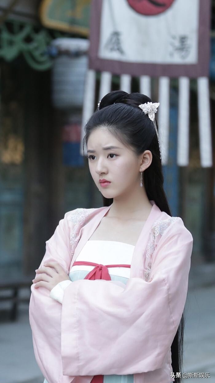 赵露思，鞠婧祎，任敏新生代小花势头猛，谁能入选95后四小花旦