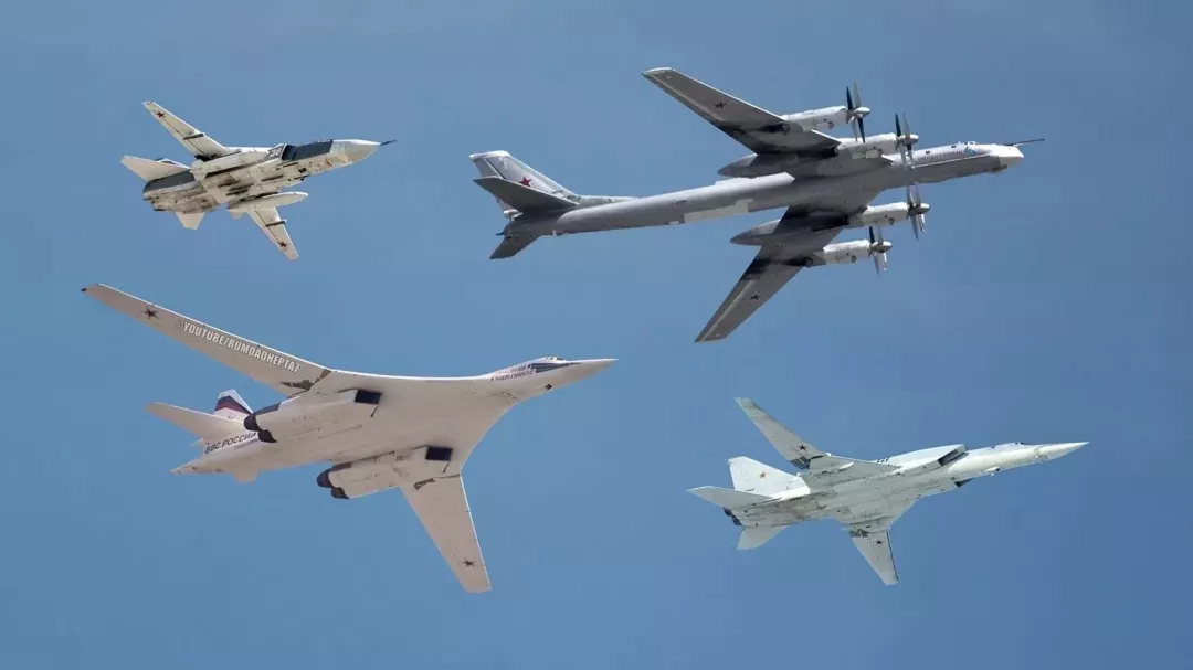 中国轰6不孤单！俄罗斯最新版图95首飞，添置新神器再战30年