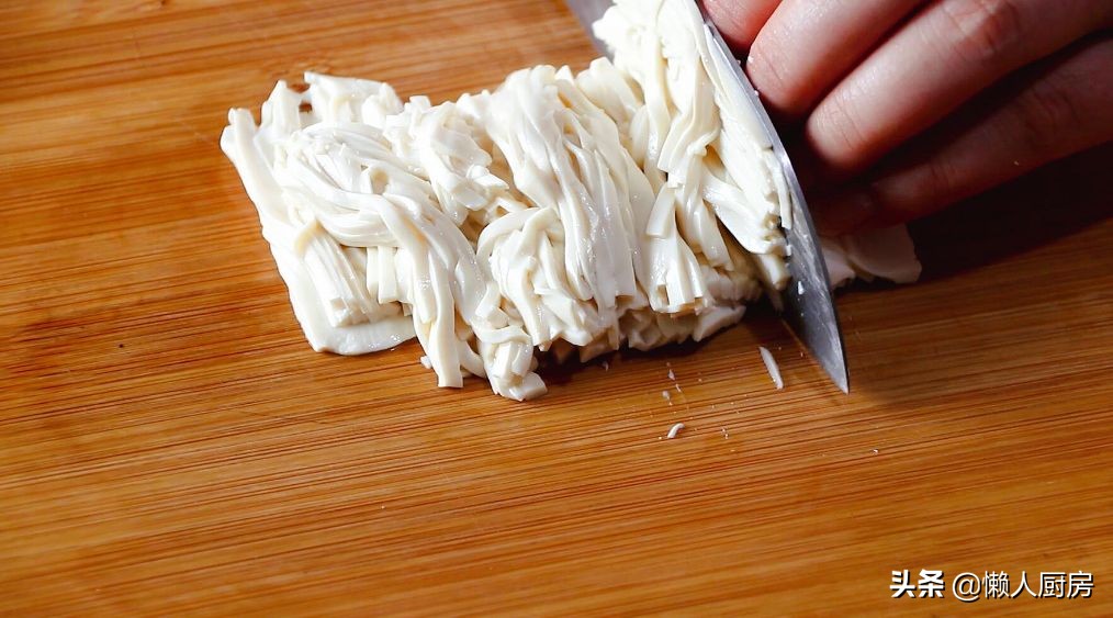 家常豆腐汤怎么做？教你肉末豆腐汤的做法，加了西红柿带酸味