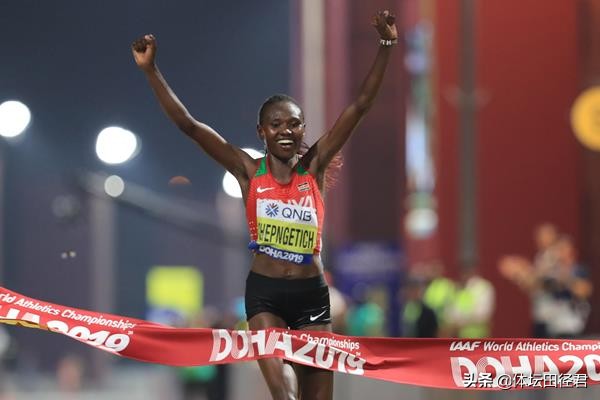 Record of the 7th world is born this year! New queen of 26 years old of half horse breaks world record madly 29 seconds