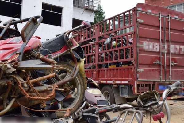 农村里收废旧摩托的赚钱吗？车贩子笑了：半年