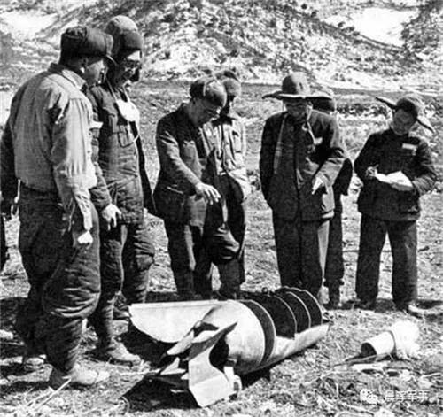 美军炸弹中爬出大量昆虫，志愿军军医化验后惊