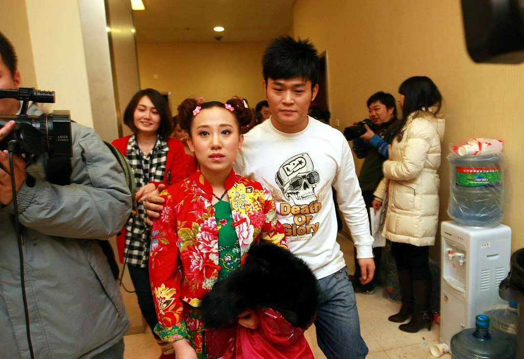 12年前一夜成名，丫蛋2嫁赵本山徒弟，如今怎样了？