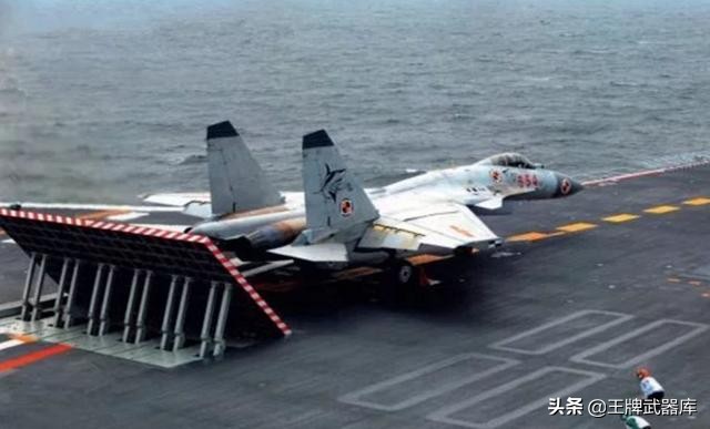作为中国舰载机主力歼-15，属于世界先进舰载机吗？战力有多强？