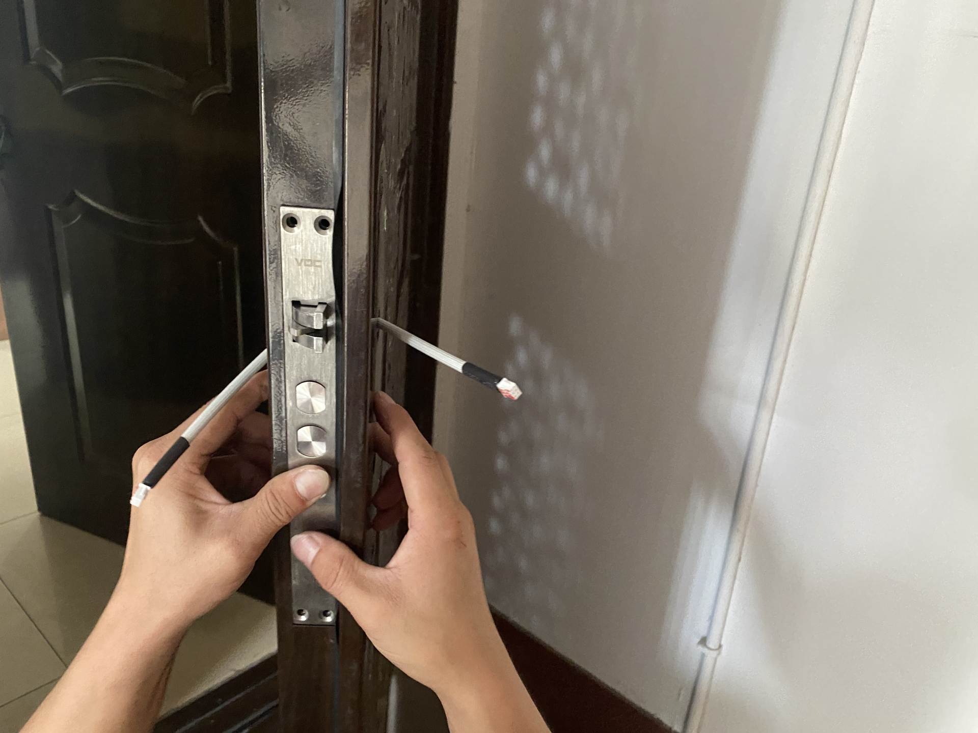华为智选VOC智能门锁S体验：指纹锁手机一碰解锁，回家更方便
