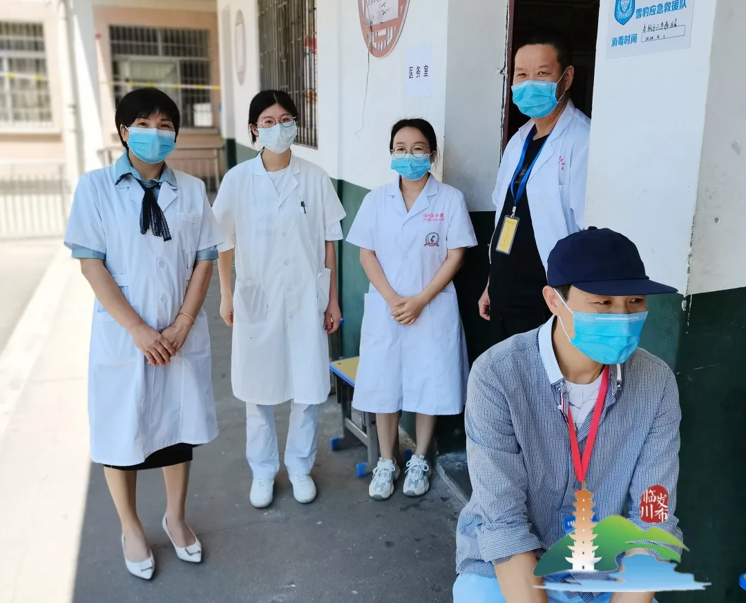 高考第一天!临川考场外发生的一幕......