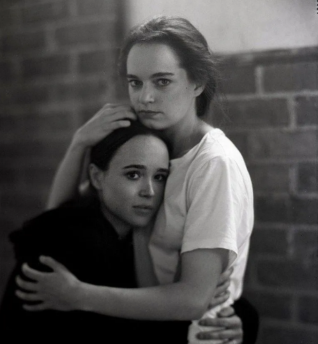 官宣离婚！恩爱终于装不下去了？