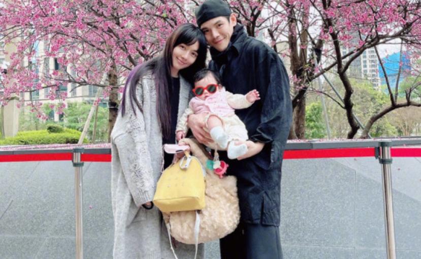 向佐当爸后低调晒幸福，头像换成一家三口合照，郭爸爸却情绪低落