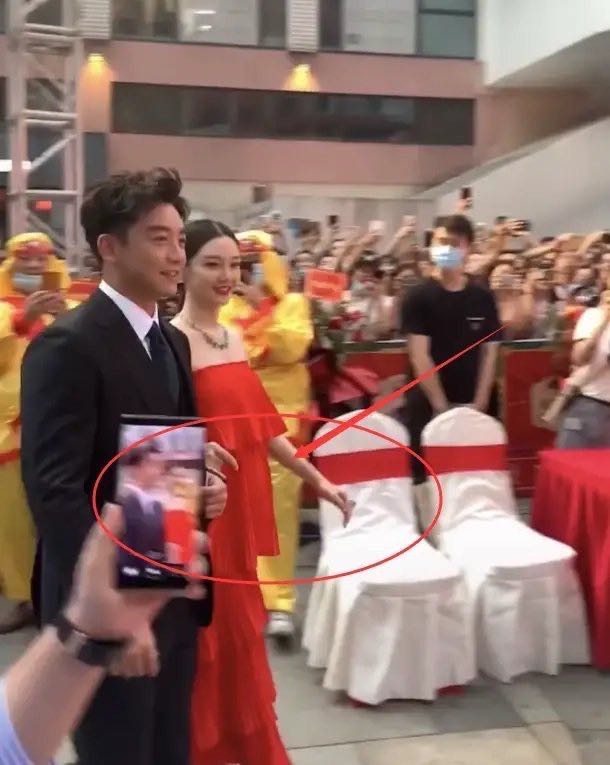 郑恺官宣苗苗生女，10月10日传生孩，没陪老婆坐月子开工很拼