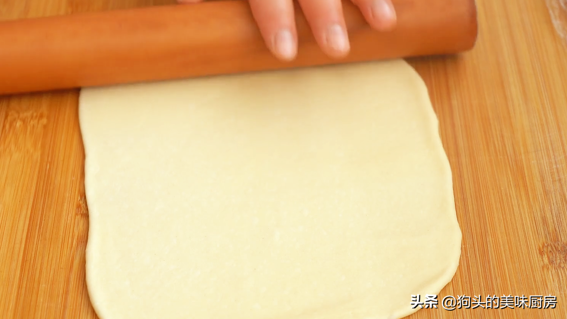 最近酸奶大麻花火了，做法配方告訴你，外酥裡軟，口口爆漿