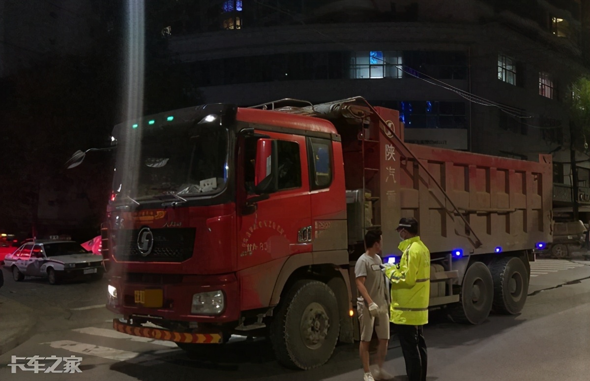 大昌行合运提示您货车司机要想保证夜间行车安全不要忽略这5点